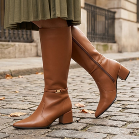 Bota Feminina Cano Longo de Couro Legítimo